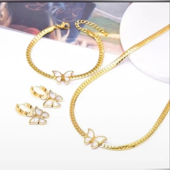 Fashion Jewelry Gold and White Butterfly Necklace Set NWT - Picture 2 of 9